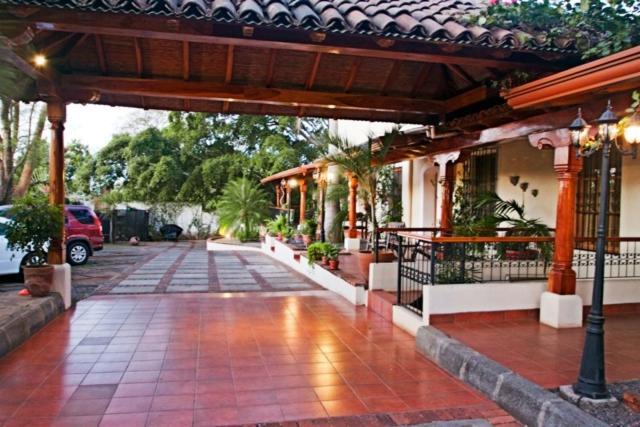 Los Altos Apartments & Studios 马那瓜湖 外观 照片